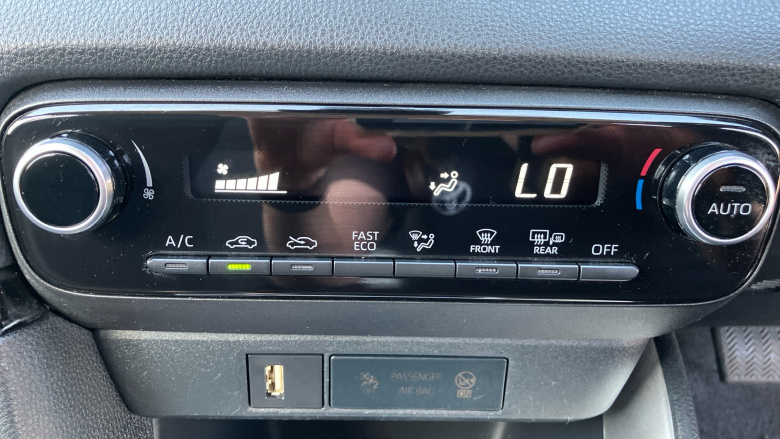 Toyota Yaris 1.5 Hybrid Icon 5dr CVT Hybrid Hatchback